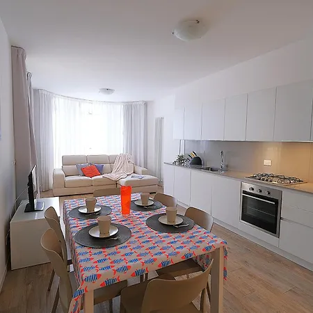 Moderno Trilocale Con Doppi Servizi Piazza Marconi Apartment Lido di Jesolo