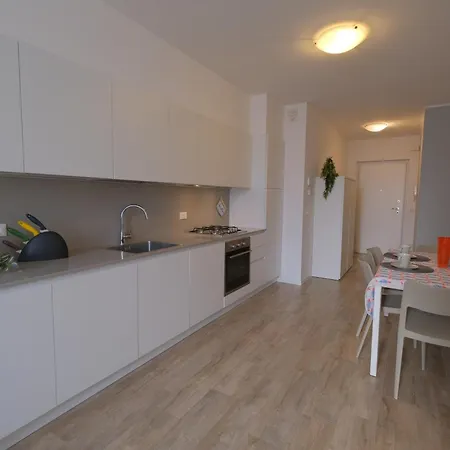 Moderno Trilocale Con Doppi Servizi Piazza Marconi Apartment Lido di Jesolo