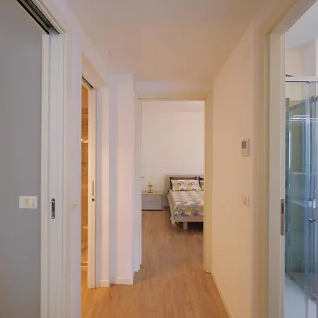 Apartment Moderno Trilocale Con Doppi Servizi Piazza Marconi