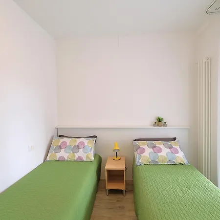 Moderno Trilocale Con Doppi Servizi Piazza Marconi